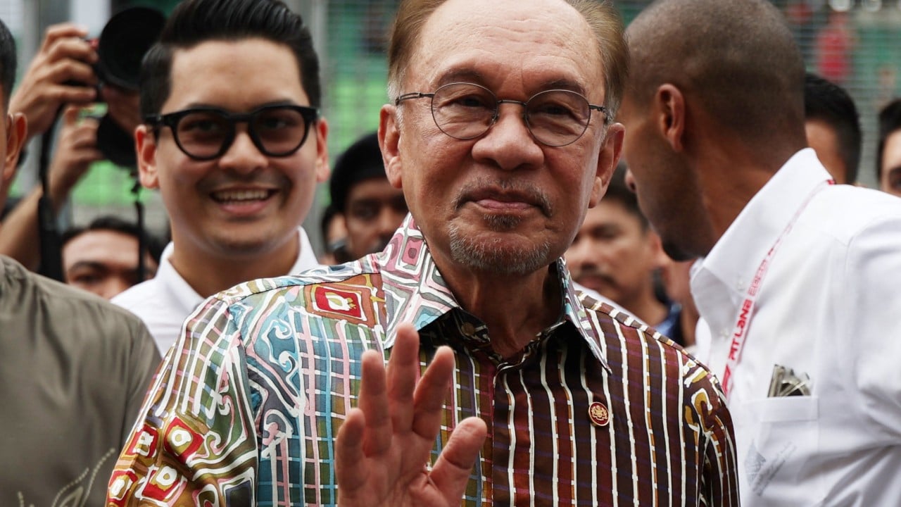 Malaysia’s Anwar Set To Unveils Crowd-pleasing Budget As Political Pressure Rises in Major Strategic Push