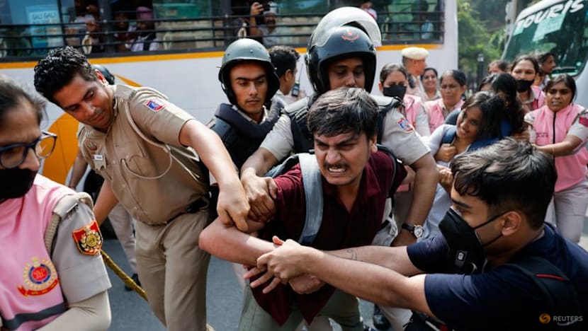 India Detains Thousands, Locks Down Delhi to Foil Election Chief Protest