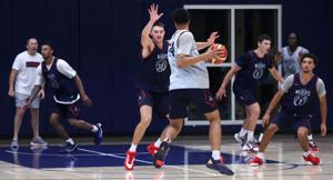 Arizona Basketball Injury Update: Otten Back, Aiyamenkhue Out