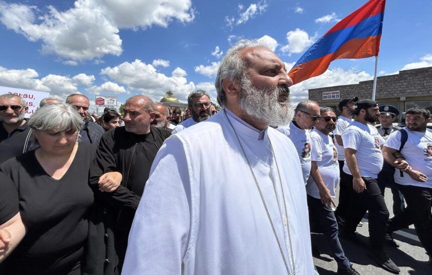 Armenian Parliament Establishes Inquiry Committee Into Crisis Within Apostolic Church