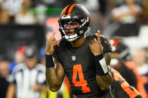 Corporate Strategy: Watson leads another game-winning drive, Szmyt hits 56-yard FG and Browns beat Steelers 27-24