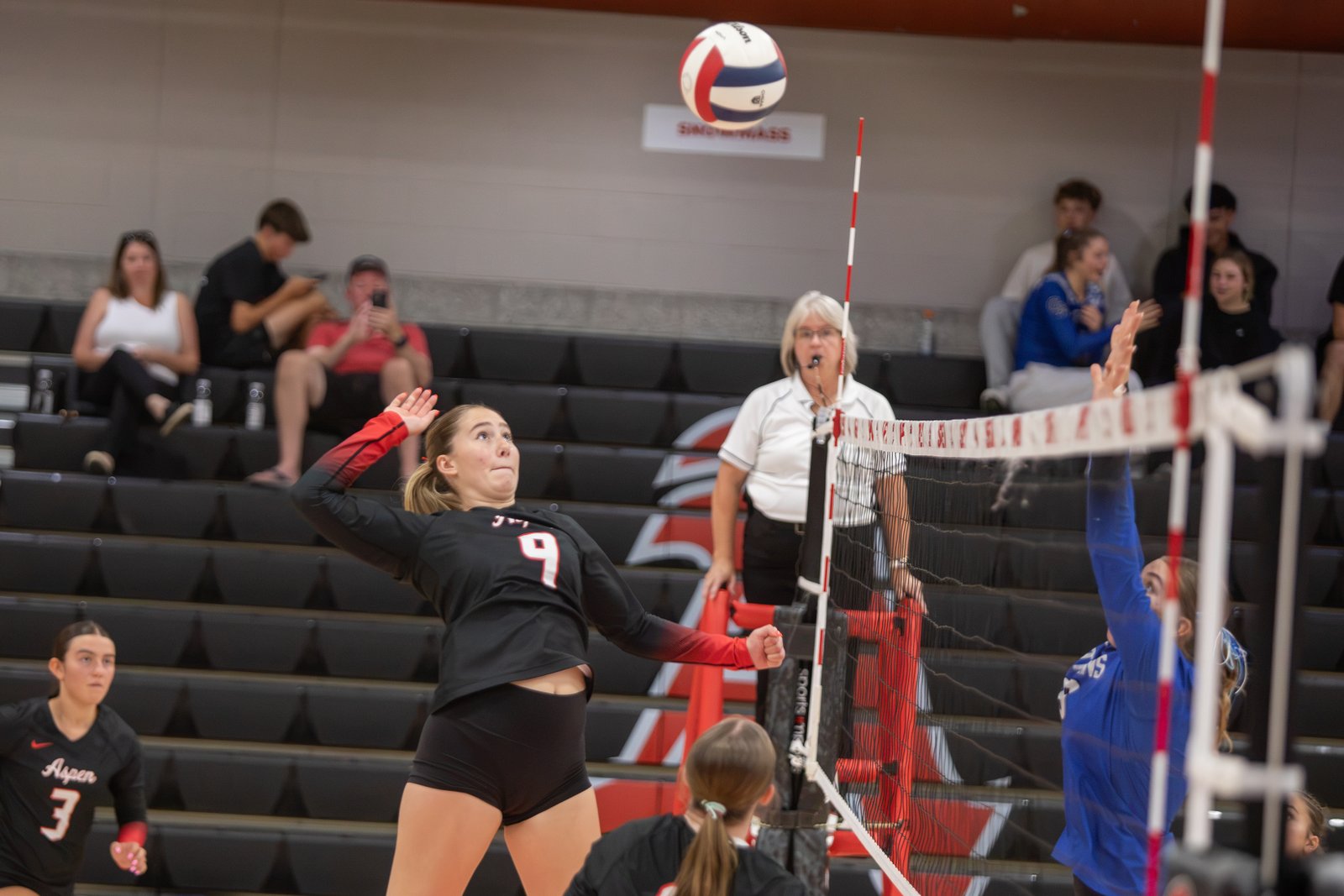 All smiles for Aspen volleyball in first half of season