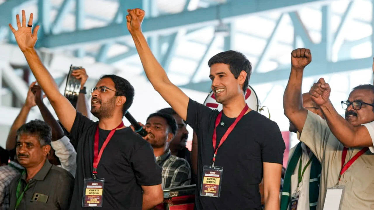 Have Not Come Here for Regime Change': Dhruv Rathee During CJP Protest in Bengaluru