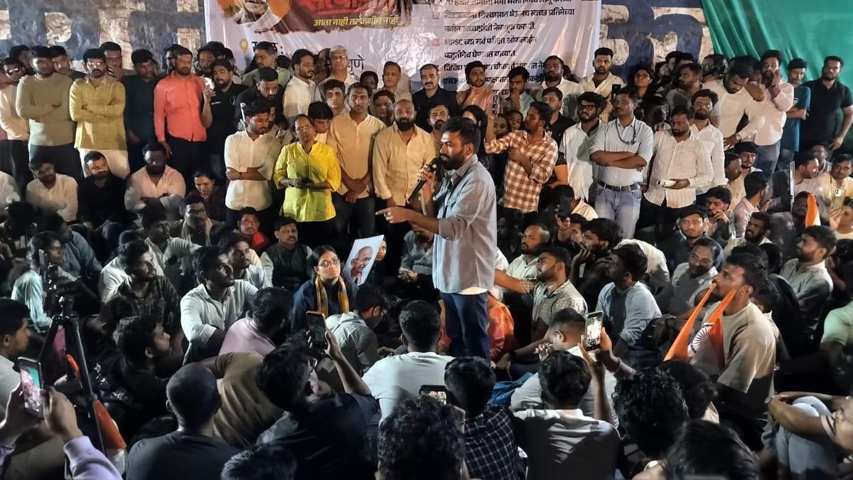 MPSC Protest Splinters: Three Factions Emerge After CM Meeting, Rohit Pawar Joins Agitation