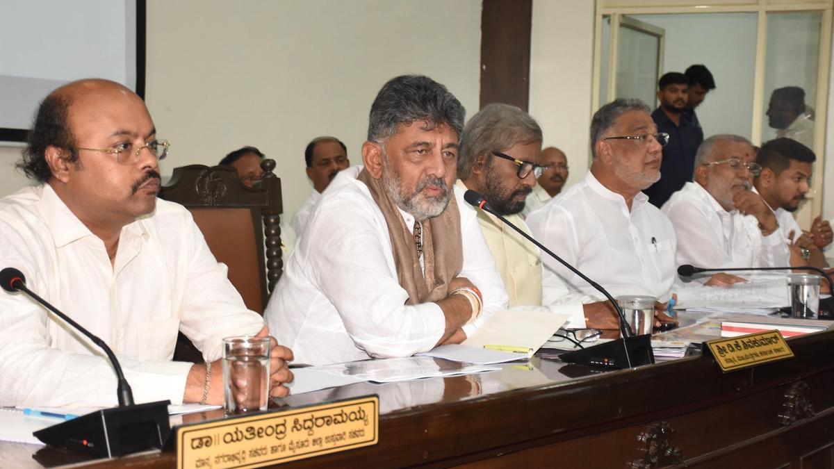 Policy in Focus: Chief Minister directs officials to make Mysuru flex-free during Dasara and Its Wider Institutional Repercussions
