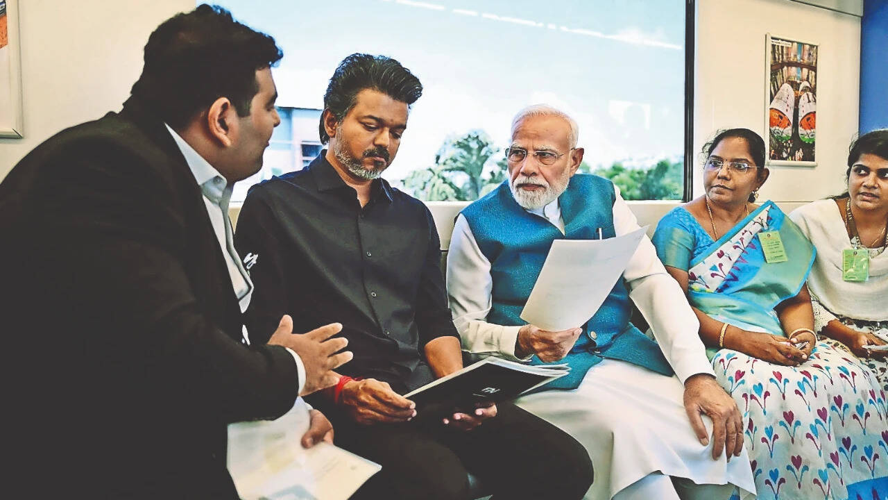 24 Hours After Hosting Rahul, Vijay Takes Metro Ride With PM