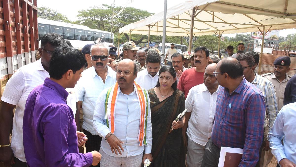 Yathindra Inspects Dasara Infrastructure, Directs Speedy Completion of Works