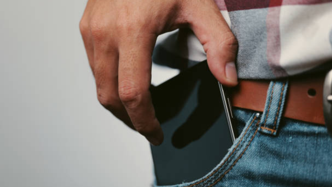 Can Keeping Your Phone in Your Pocket Harm Sperm Health? What Analysts and Data Reveal