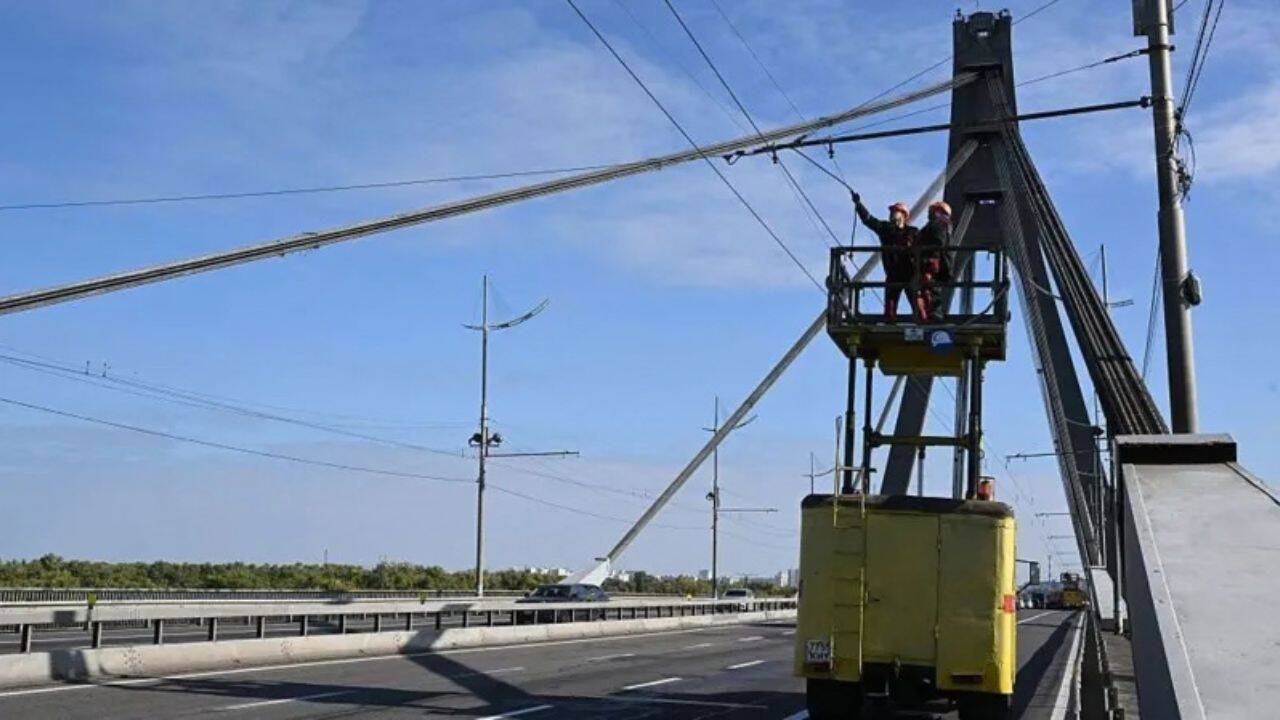 Geopolitical Dispatch: Bridges under attack: Why Russia is targeting Kyiv's vital crossings Shifts Diplomatic Posture