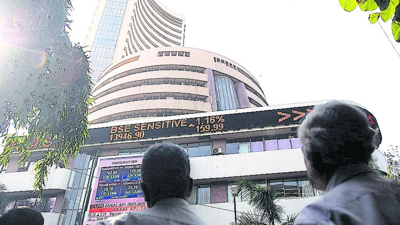 Fpis Pull Out 44k Cr in October, Outflows in '26 Cross 3L Crore