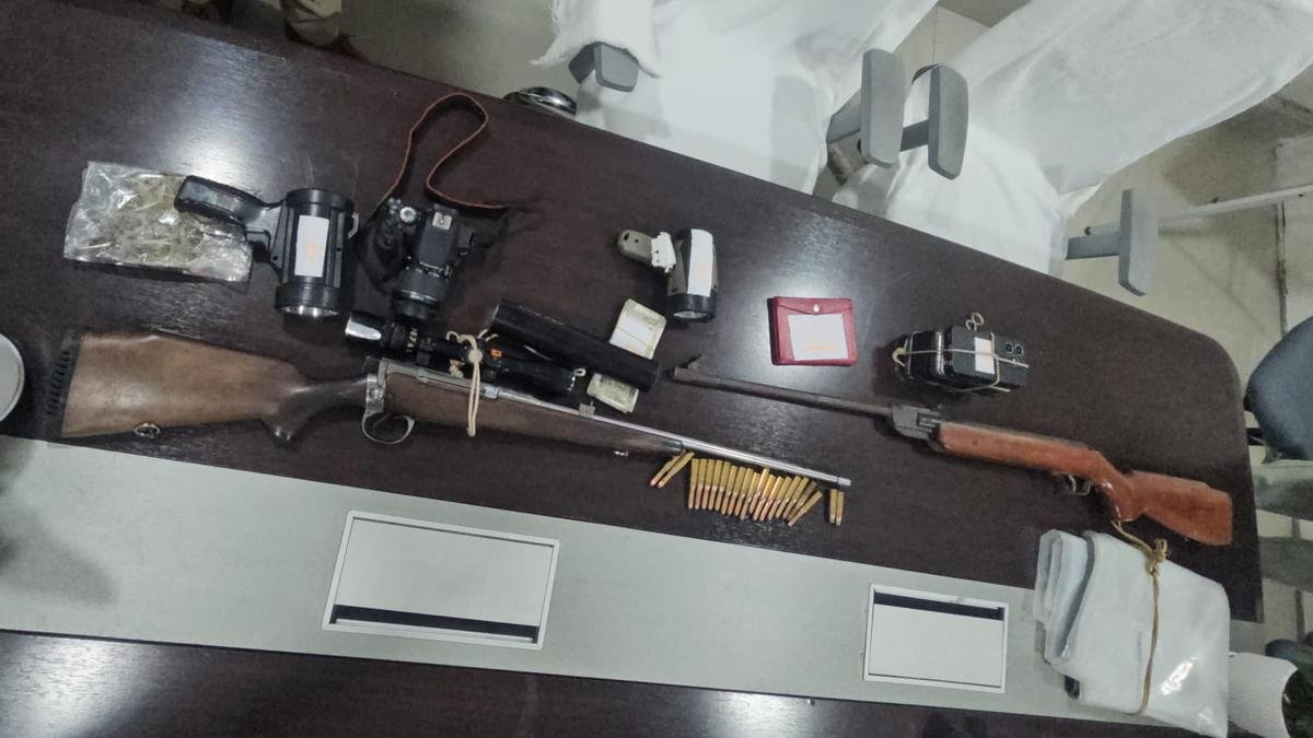Nine held for hunting blackbuck, 13 kg meat and rifle seized