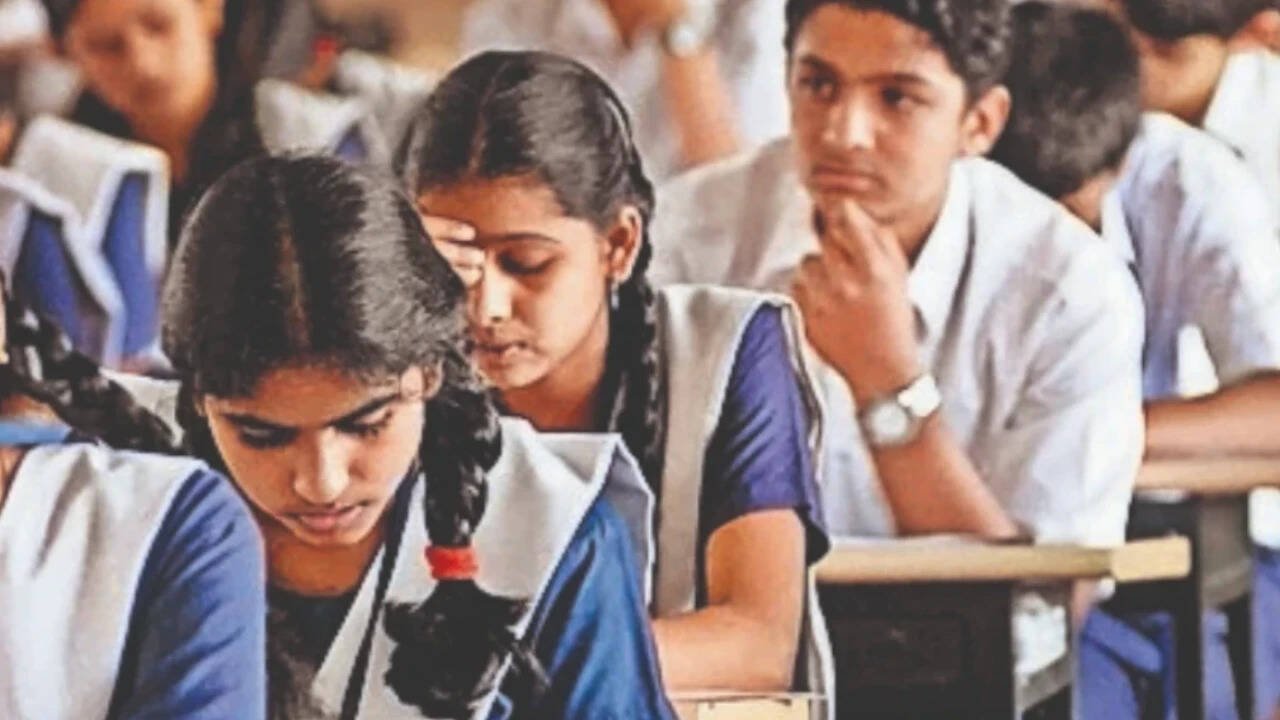 SC to CBSE: Exempt Class VI from 3-language education policy this year