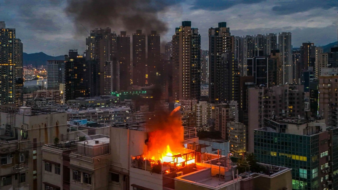 Fire Breaks Out on Rooftop of Residential Building in Hong Kong’s Mong Kok