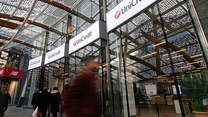 Unicredit Gets Putin’s Approval to Sell Part of Its Russian Business