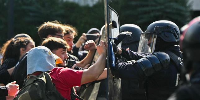 Developing Story: French high school protests spread, hundreds of arrests amid unrest
