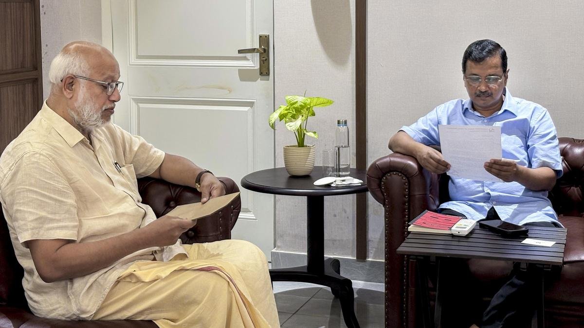 M.A. Baby meets Kejriwal ahead of INDIA bloc meeting on Election Commission