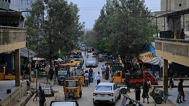 Fighting rages in northern Ethiopia, raising humanitarian concerns