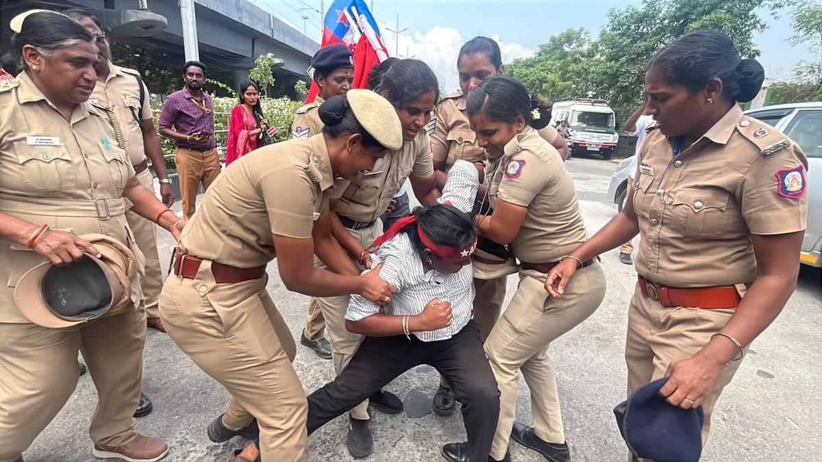 Anti-cec Protests in Chennai: Aisf, AIYF Cadres Arrested on Anna Salai; Over 30 CJP Supporters Detained in Besant Nagar