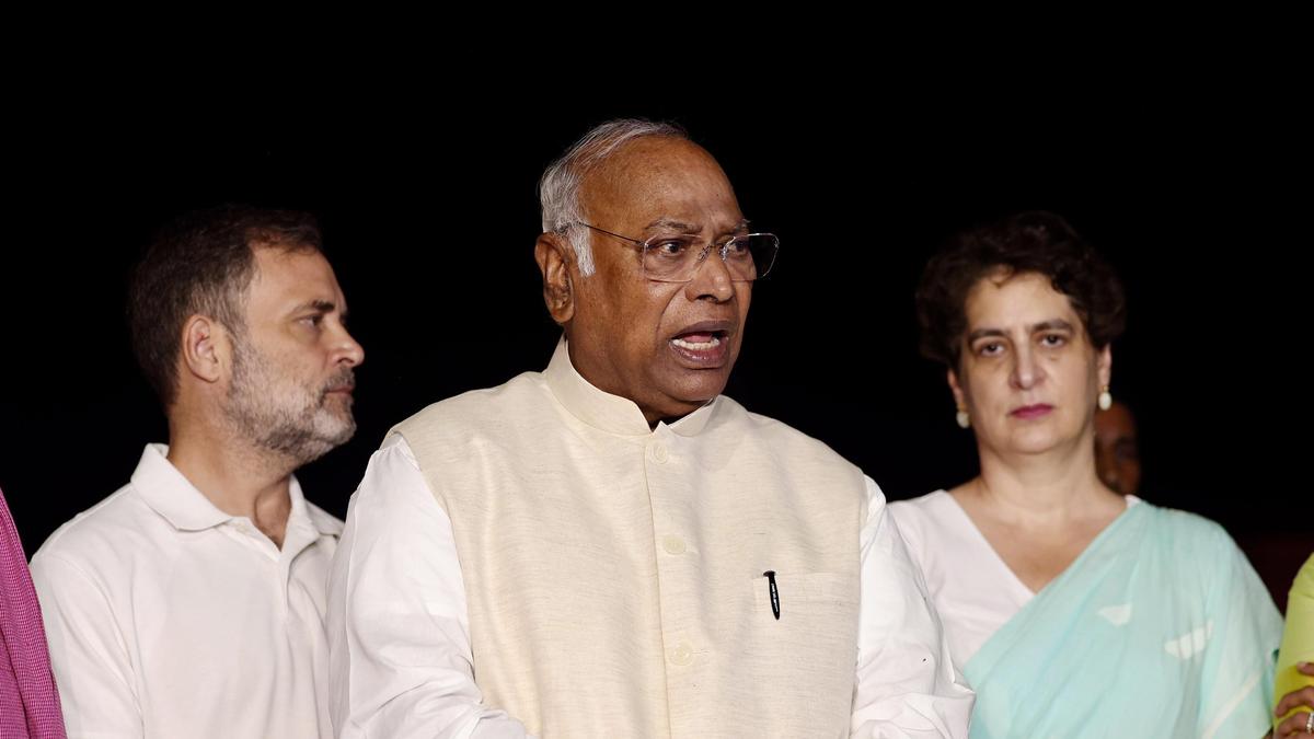 Kharge Slams Modi Govt: 'Mother of Democracy' Now 'Muzzled Democracy'