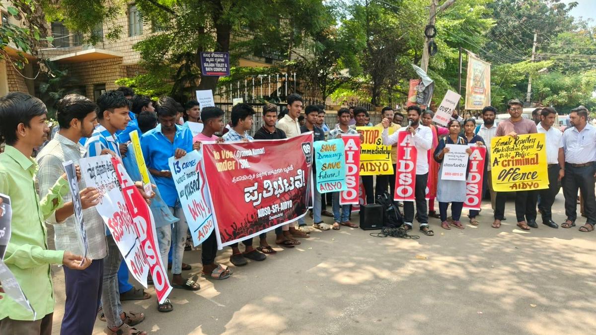 Student, Youth Groups Protest Against SIR in Hosapete Following Fast-Moving Developments