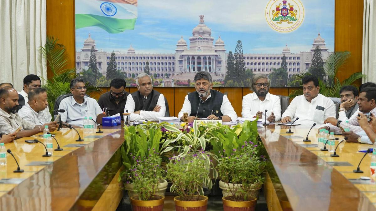 Karnataka CM Shivakumar Cautions Ministers Against Possible ‘sting Operations