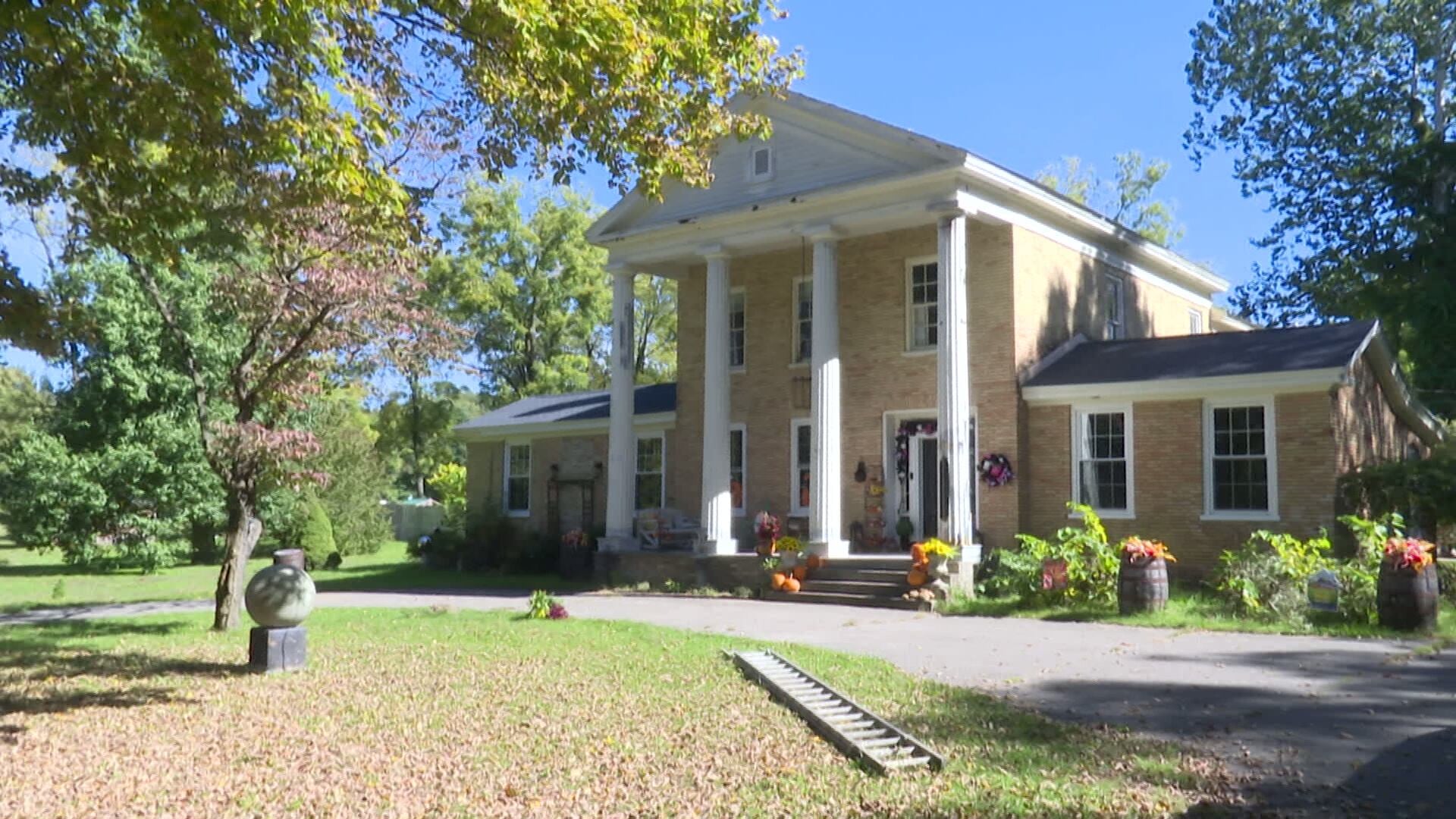 A Look Inside the Niles Mansion Competing for ‘scariest House in America