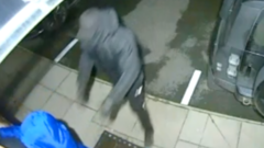Crypto Markets in Focus: Crypto thieves attack man in home and threaten to kill pregnant wife's baby in 'horrific' robbery Amid Shifting On-Chain Metrics