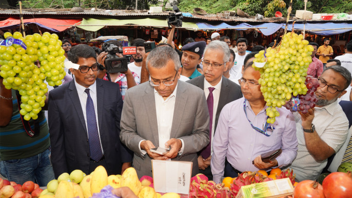 Bangladesh Bank Governor Kicks Off Digital Payment Blitz at Dhaka Market