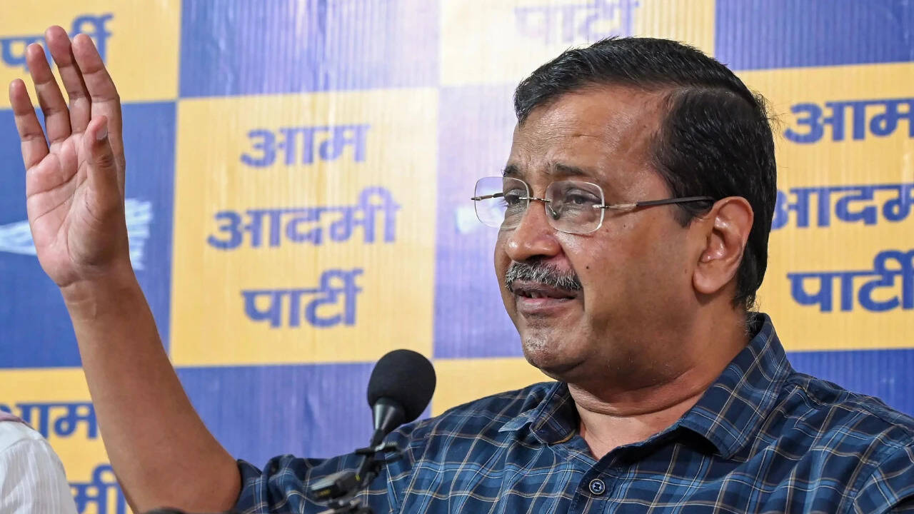 FIR Against Kejriwal, AAP Leaders for 'chaos' at Bangla Sahib During CEC Protest