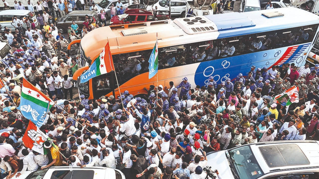 Group of 42 Ex-judges Defends Sir, Slams Opposition Launches Strikes on On Election Commission as Regional Tensions Surge