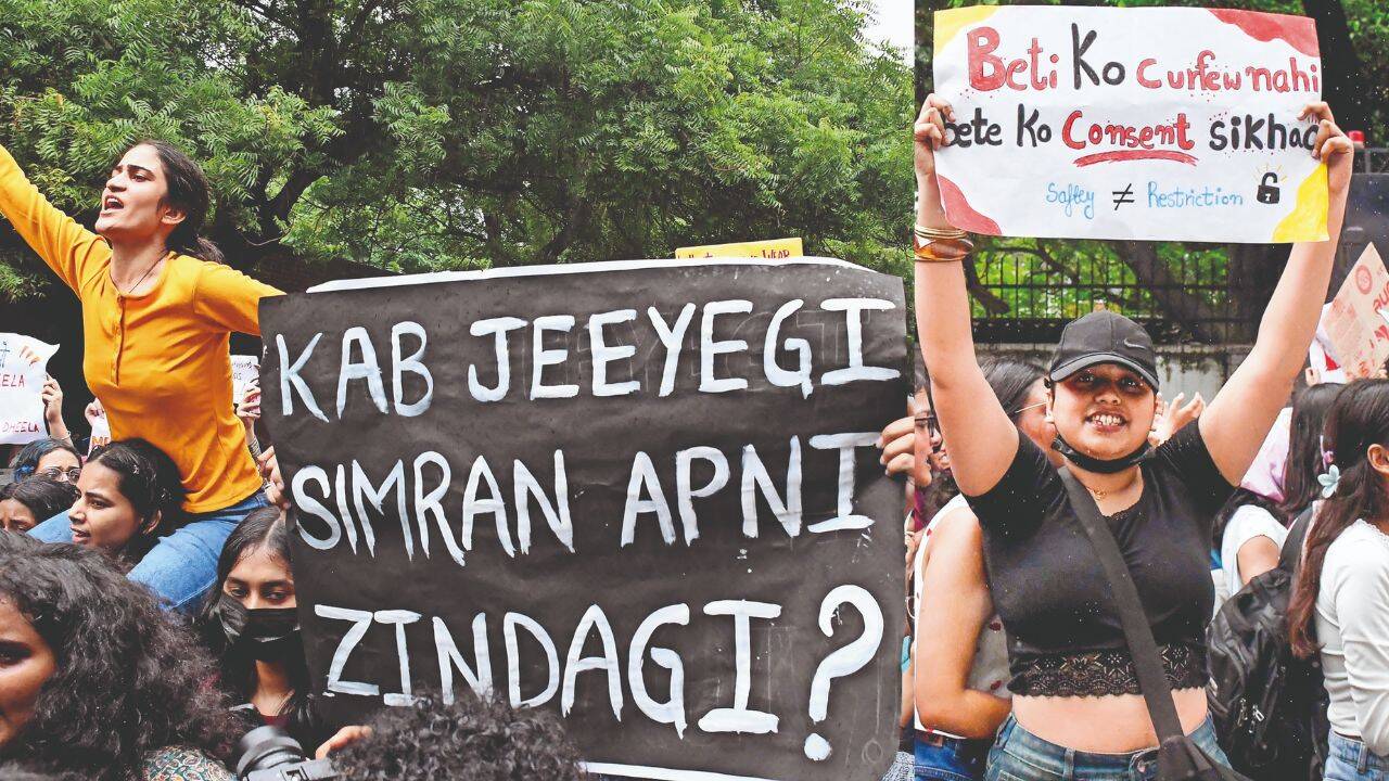 Marching through the storm: ‘Hum Auratein Aazad Hain’ echoes across Delhi University