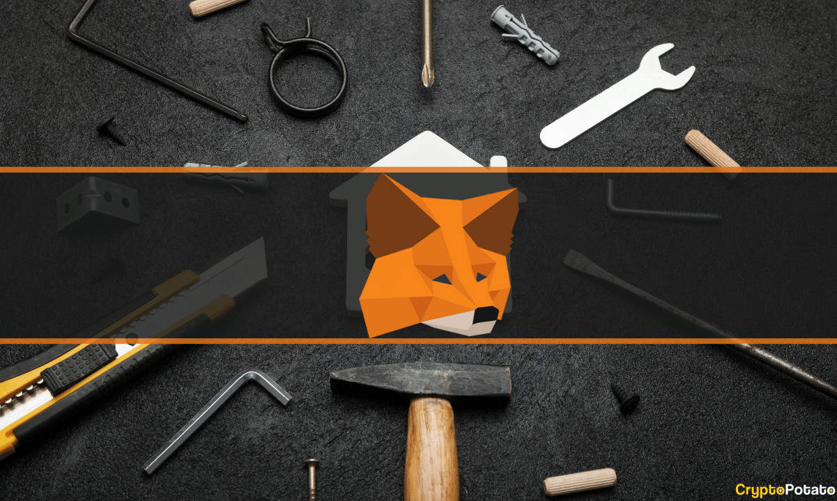 Crypto Markets in Focus: MetaMask Confirms Security Incident and Begins Validator Exits to Protect Client Assets Amid Shifting On-Chain Metrics