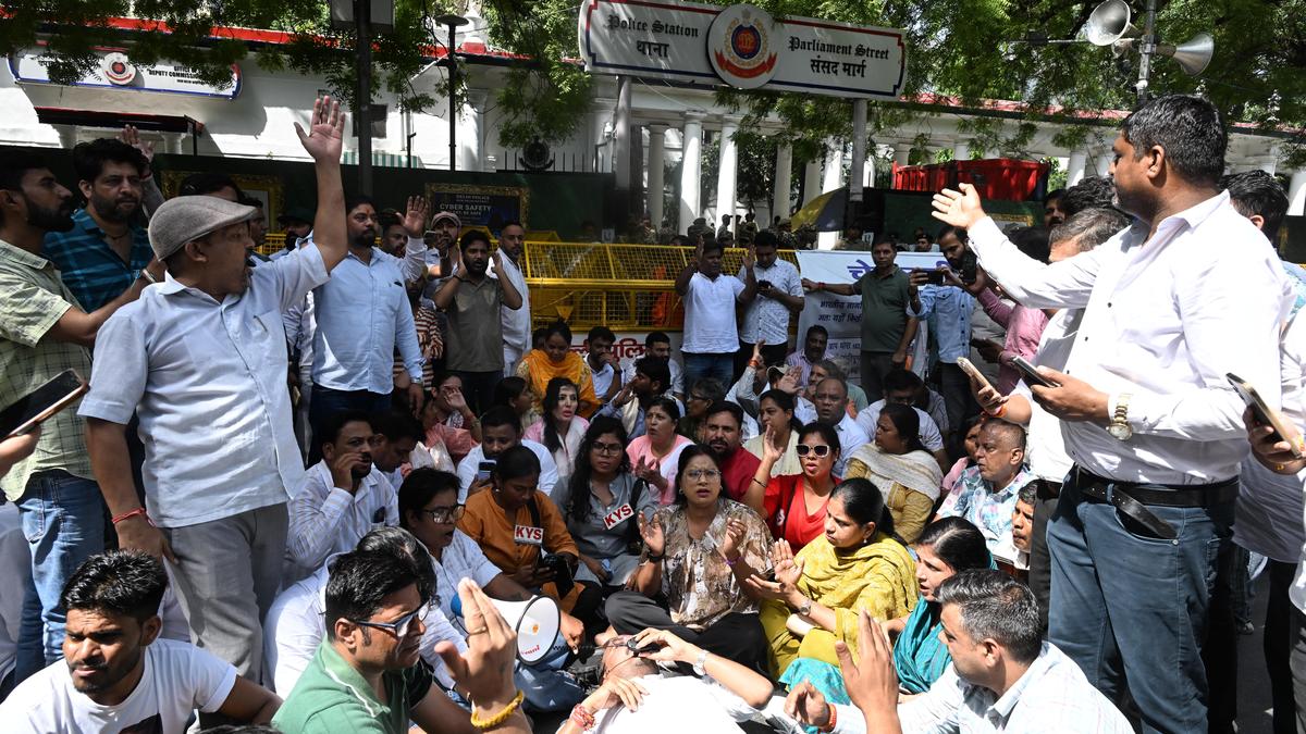 Delhi Govt Blocks Additional DCP Charge for Officer Accused of Harassing Journalist