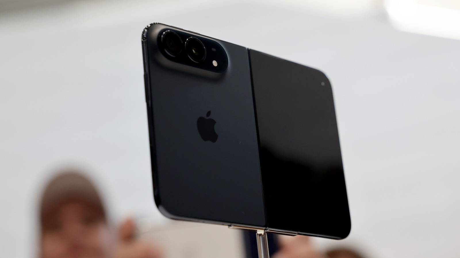 Why Apple iPhone Duo Vs. Motorola Razr Ultra: How Do These Foldables Compare Has Sparked Heated Debate