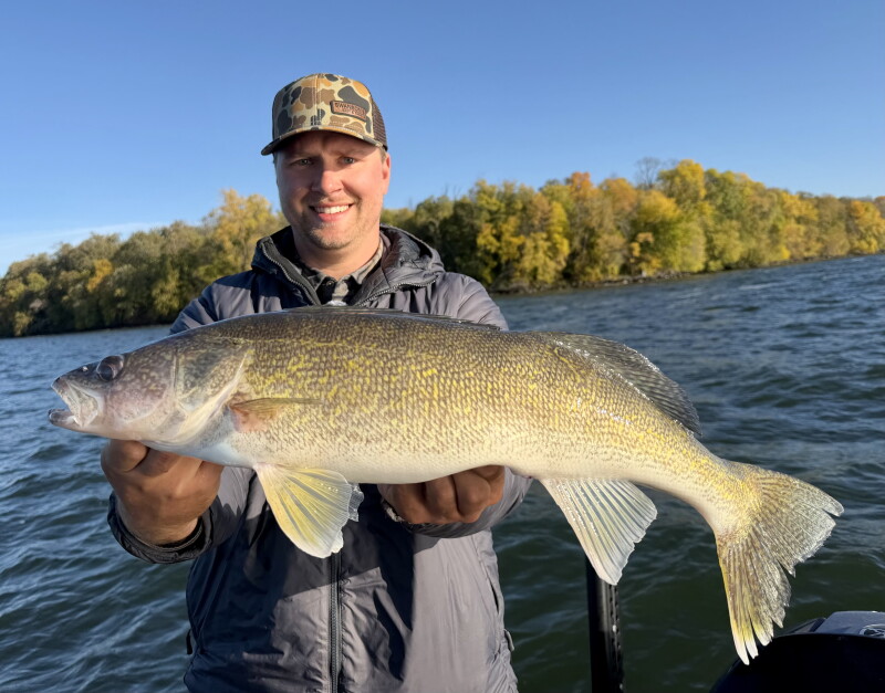 Mike Frisch: Rig a Big Minnow to Catch Giant Fall Walleye