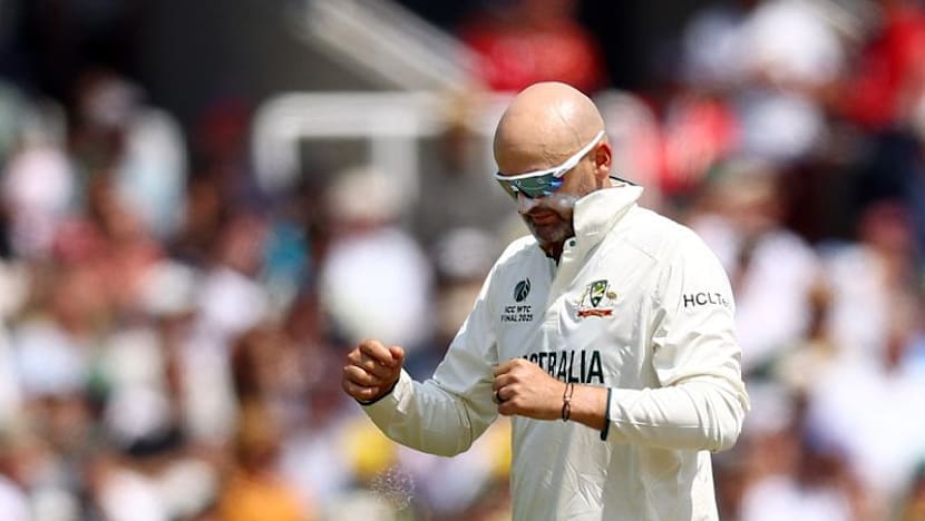 South Africa in Peril As Australia Take Three Wickets in Sunday's Opening Session