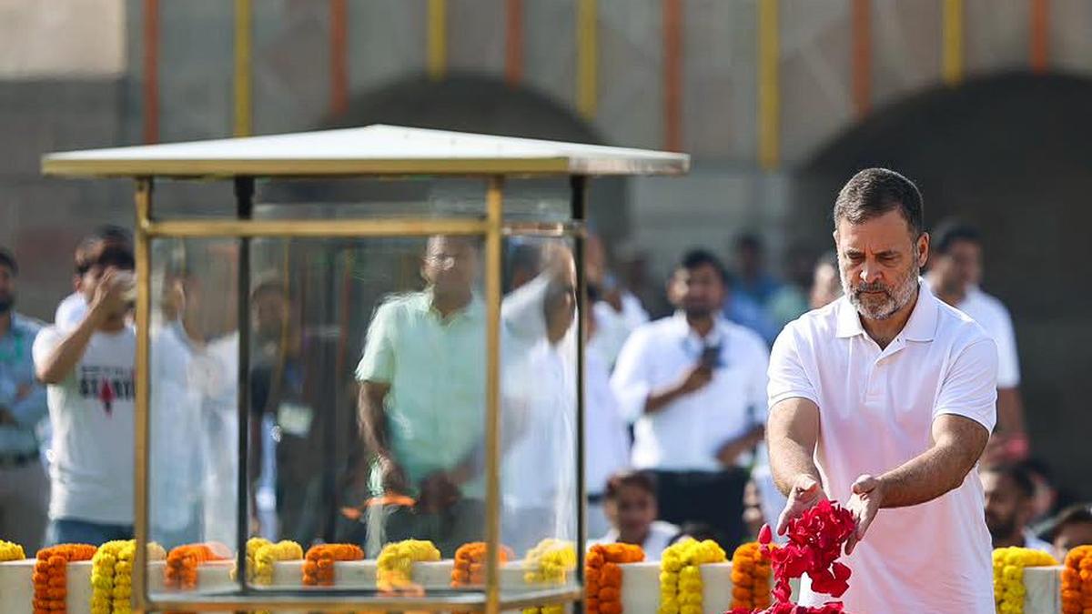 Rahul Gandhi, Kharge Pay Tribute to Mahatma Gandhi at Rajghat
