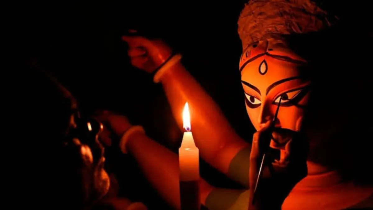 From Birendra Krishna's Soulful Voice to Kumartali's Chokkhu Daan, Mahalaya Continues to Unite Bengalis