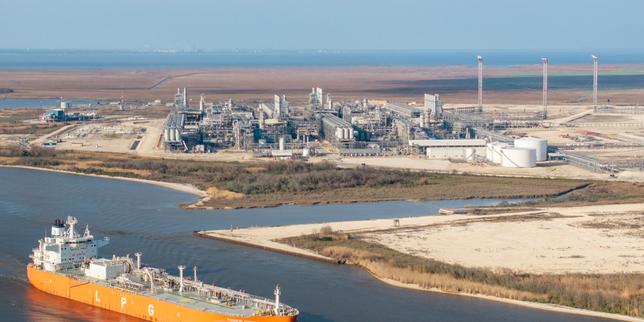Worse Than Coal? US Gas Flooding Europe Sparks Carbon Firestorm