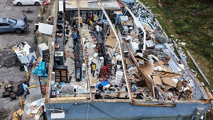 Isaias Kills Four as Post-Tropical Cyclone Batters US Southeast