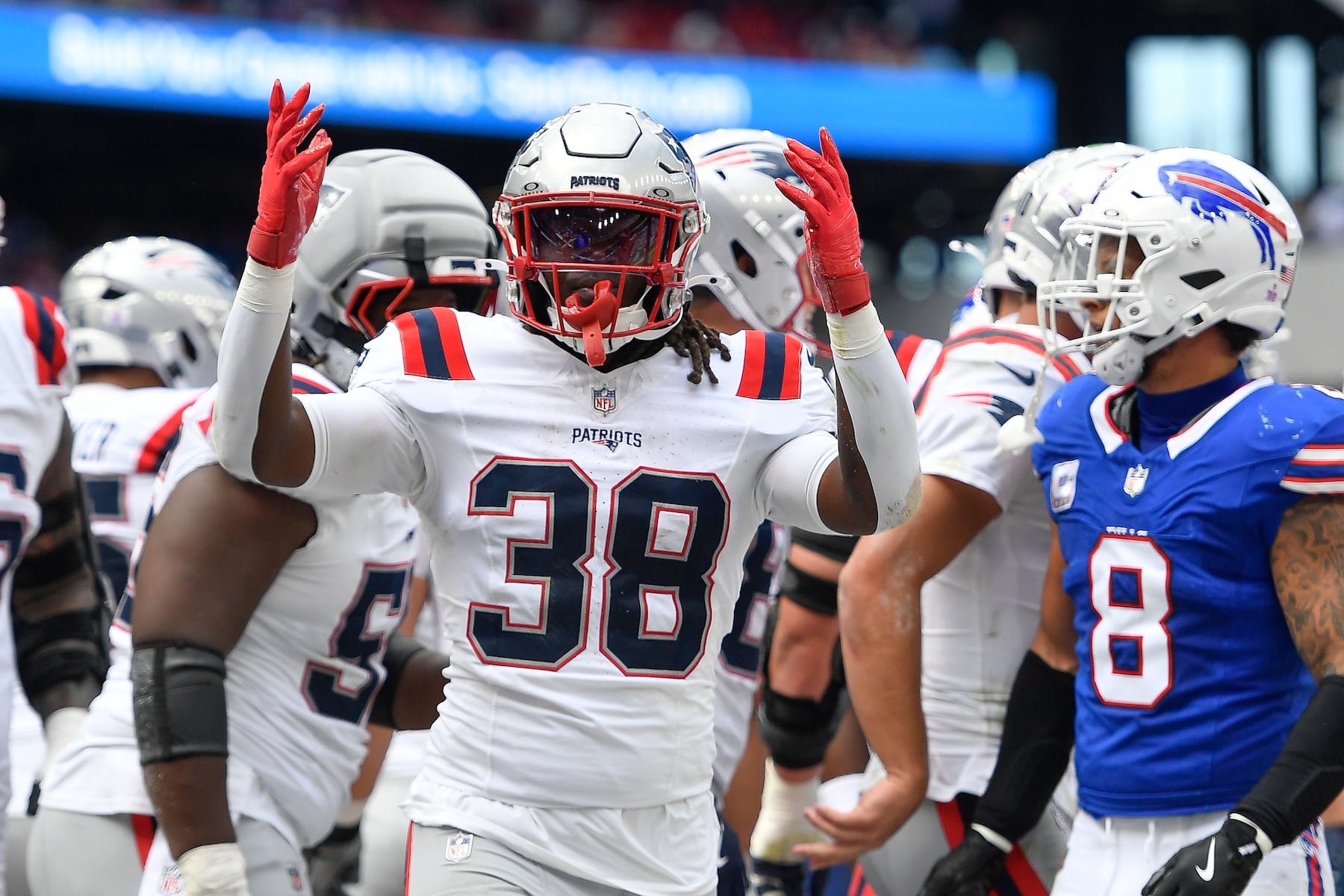 Patriots Shock NFL: Season-Saving Win Ignites Playoff Hopes