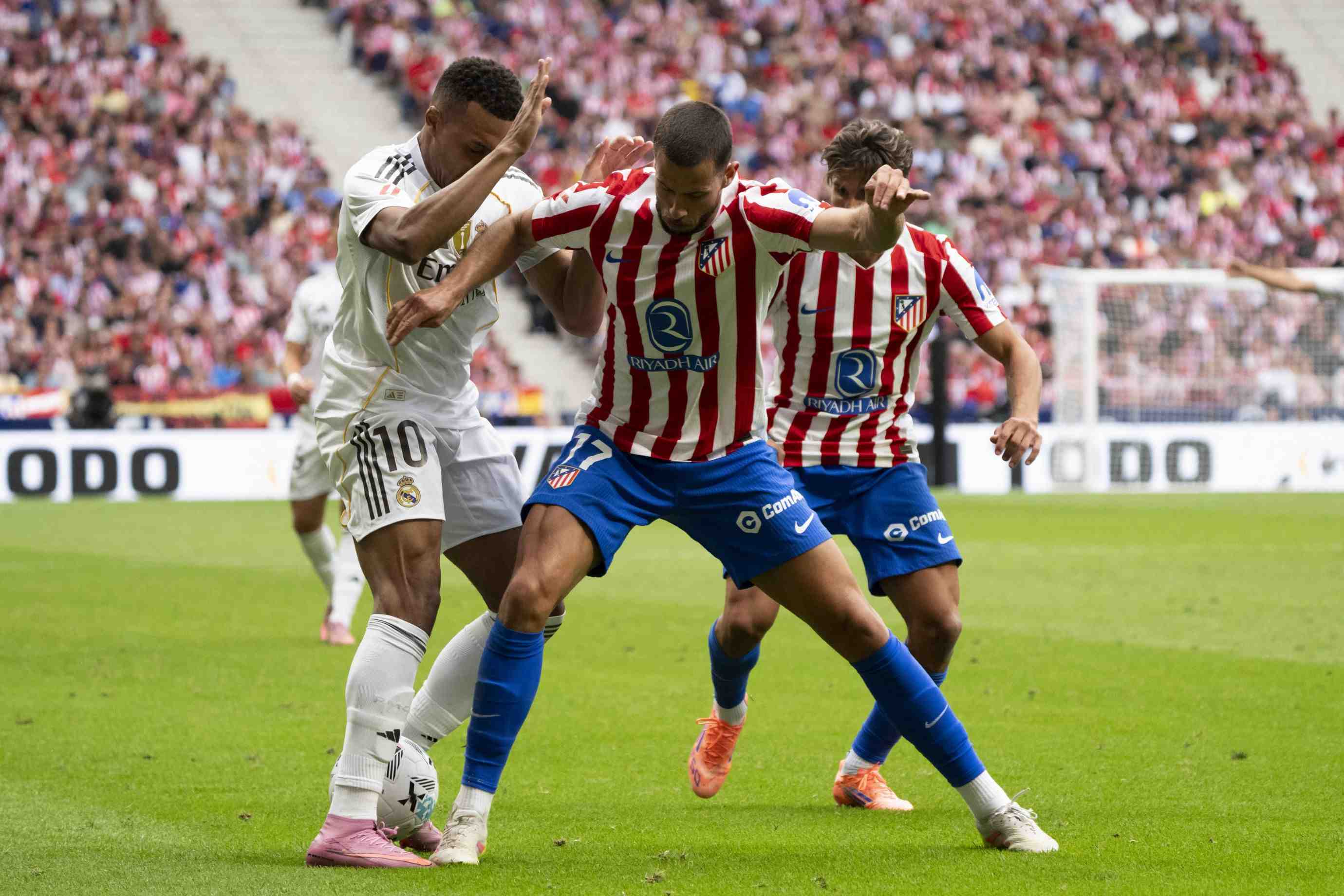Real Madrid Vs Barcelona: Live Updates & Highlights as Market Analysts Weigh Next Moves