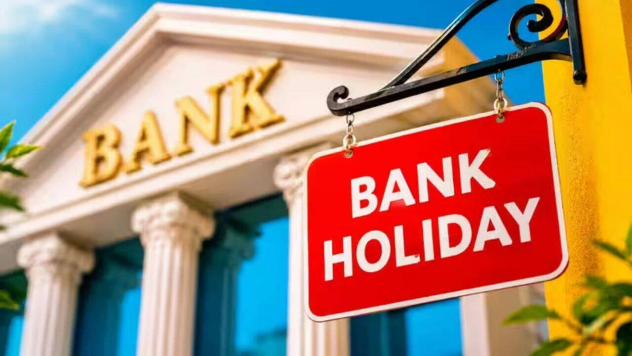 Crypto Markets in Focus: Public sector banks to stay closed on Saturdays? PIB debunks fake govt notification Amid Shifting On-Chain Metrics