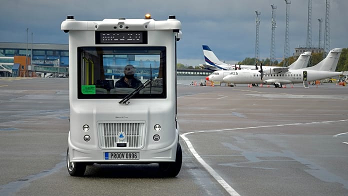 Tallinn Airport Lets Driverless Shuttles Run Close to Airplanes, Opening the Way to Wider Airport Automation