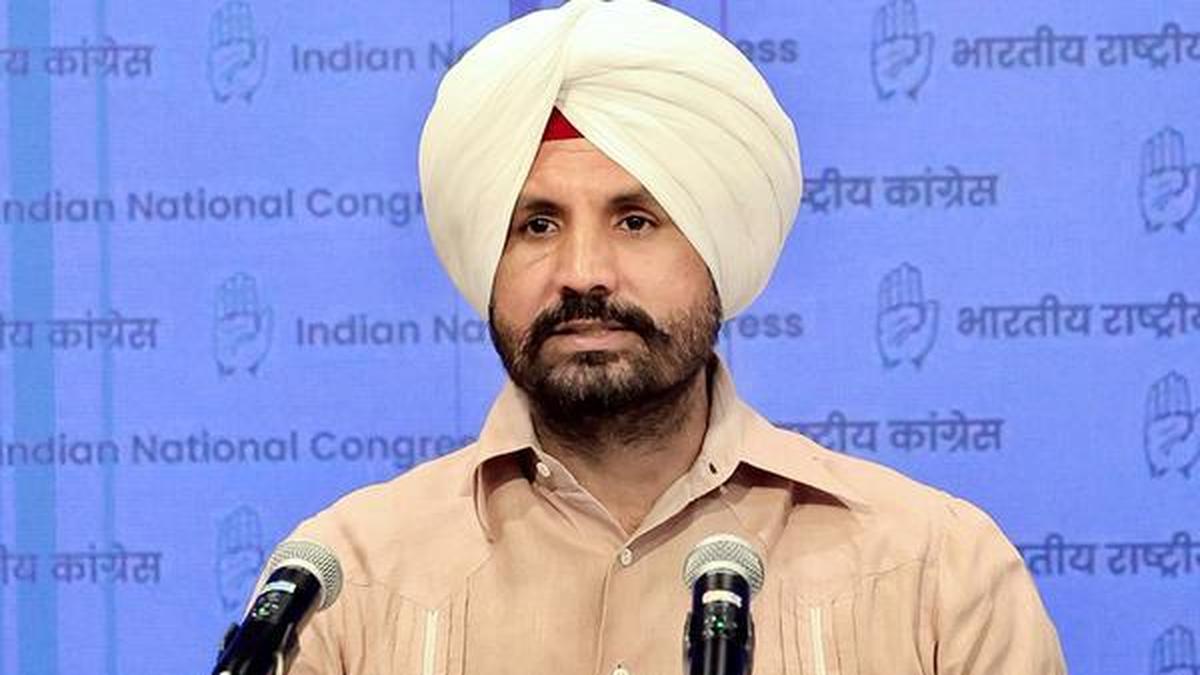 Punjab Congress Shake-Up: Warring to Quit, Singla Emerges as Frontrunner for Top Post