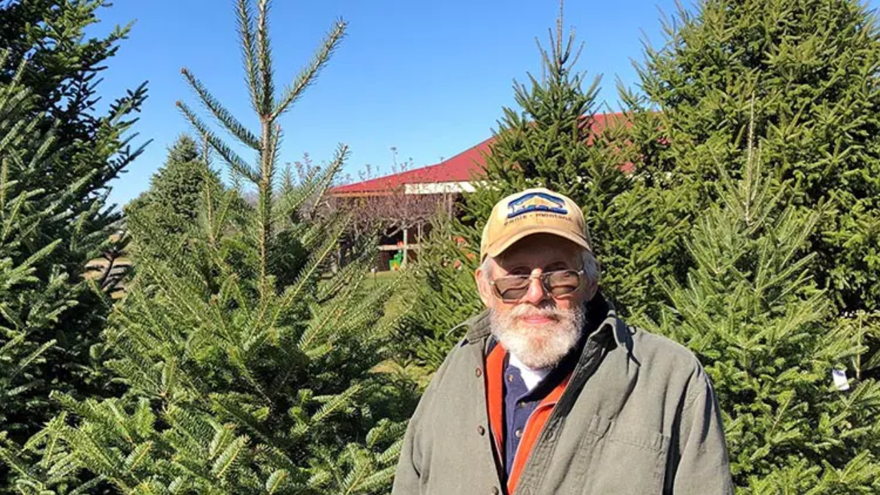 International Briefing: Illinois farmer earns $120,000 a year from 10 wind turbines