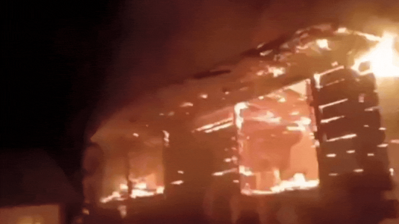 Massive Fire Rages in Kishtwar, Jammu & Kashmir: 8 Houses, Several Cowsheds Destroyed