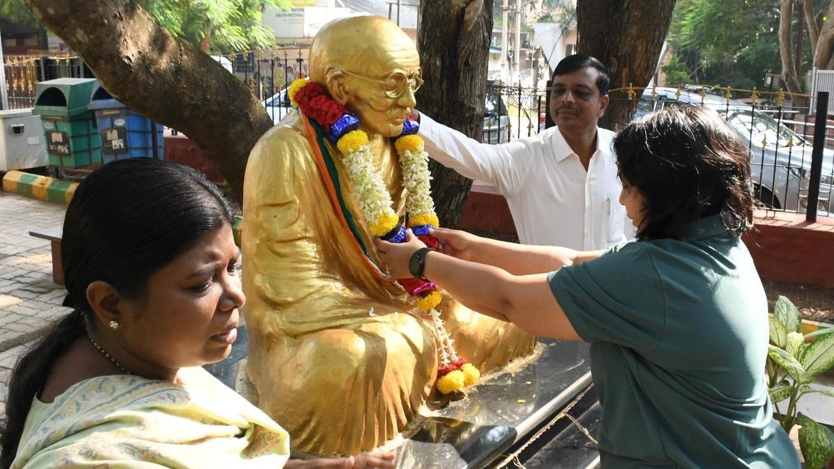 Karnataka Remembers Gandhi, Shastri: 'Uphold Truth, Non-Violence, Equality'