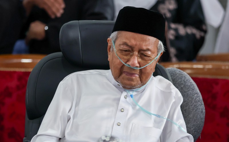 Market Developments: Tun M admitted to IJN for routine treatment, in stable condition [WATCH]