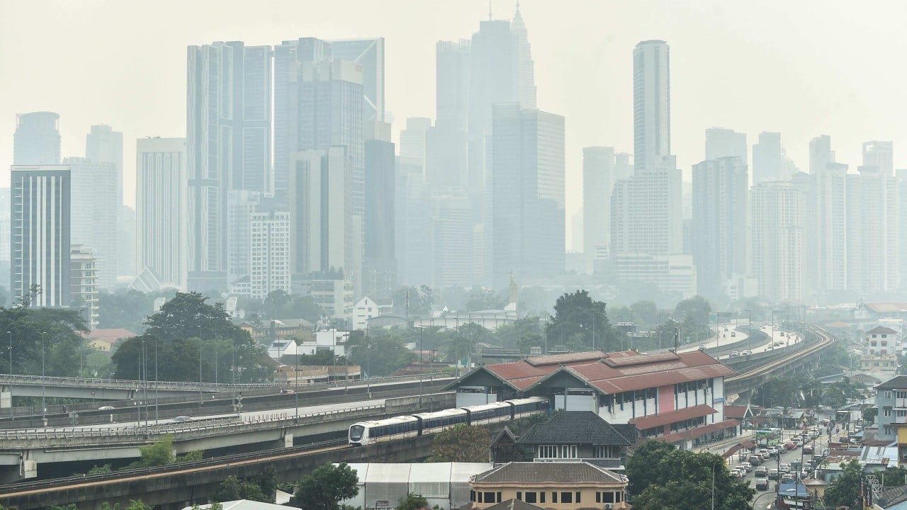 3 Siblings Dead After Malaysia Crash After Insisting on Going to Haze-closed School, Prompting Swift Official Investigation